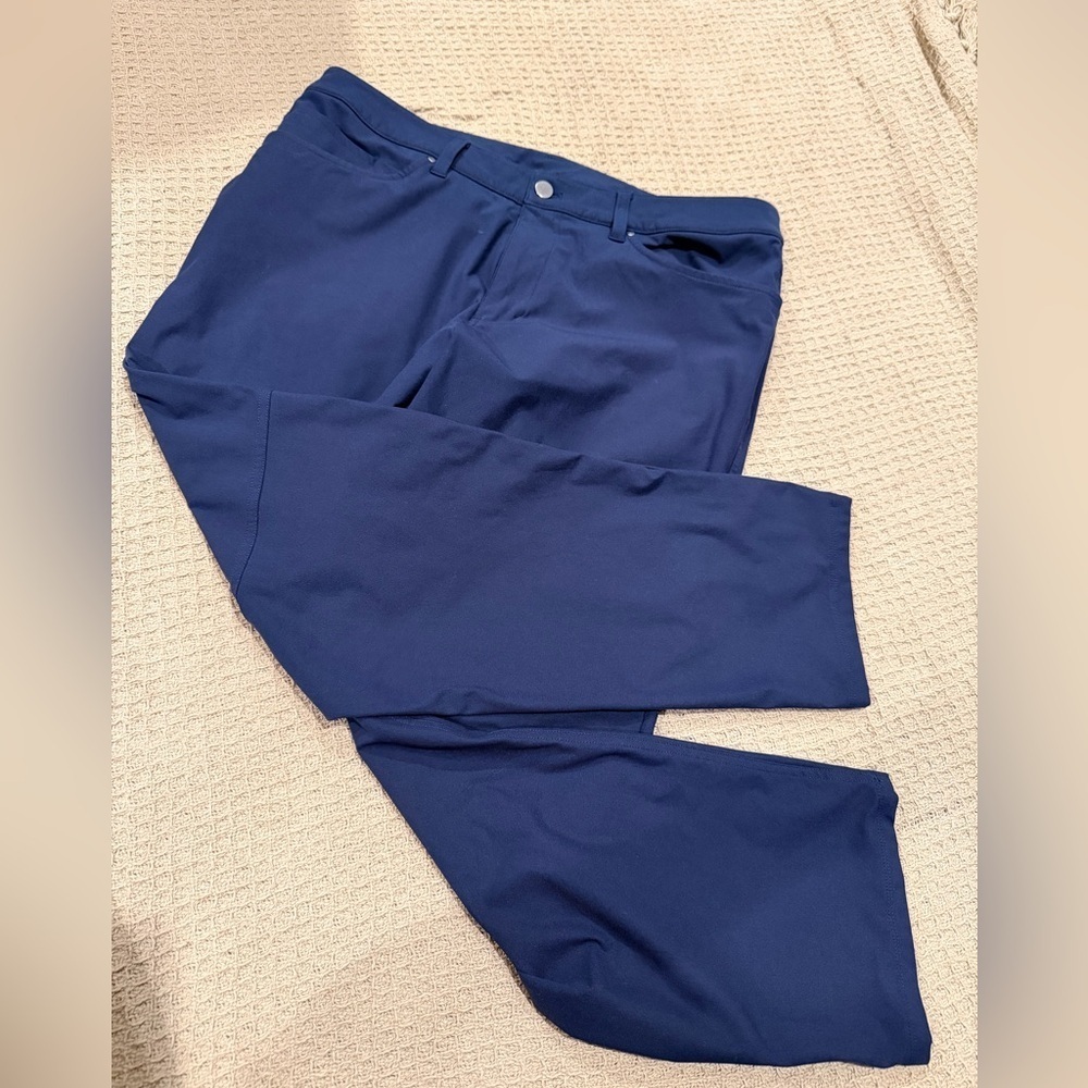 Lululemon ABC Slim-Fit 5-Pocket Pants, Size 35
Warpstreme
Warpstreme™ stretch - Picture 2 of 12